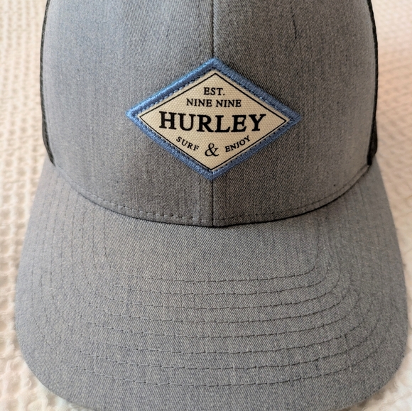 Hurley Flexfit Grey and Black Cap with Patch Logo - Picture 3 of 7